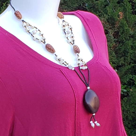 Handmade Jewelry - ☆ Vintage Wood & Shell Necklace ☆